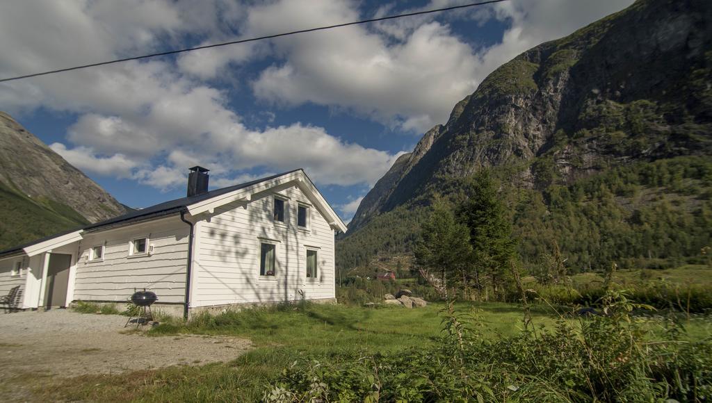Hansali Holiday Home Fjaerland Luaran gambar