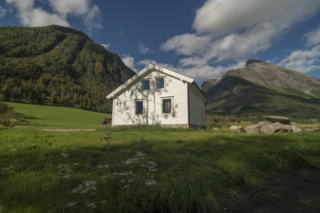 Hansali Holiday Home Fjaerland Luaran gambar